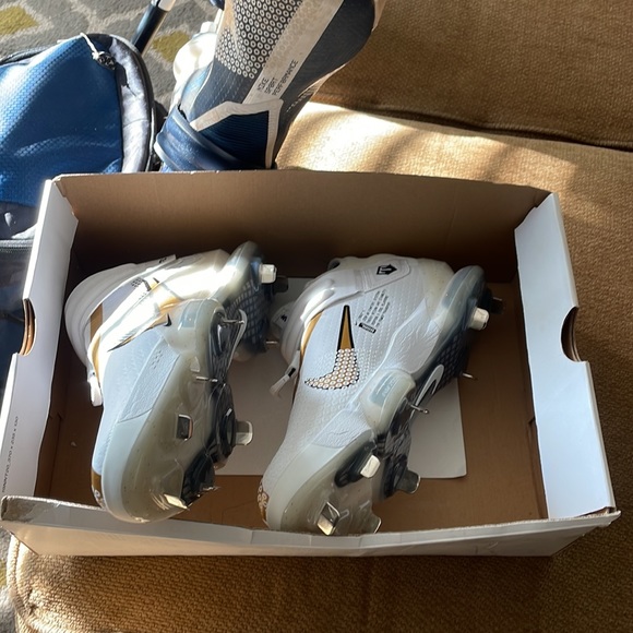 NIKE FORCE ZOOM TROUT 7 size 8.5 - Picture 3 of 5